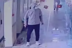 视频拍下全程极度紧张！陌生男子冒充小孩爷爷到幼儿园接娃，还向老师报出孩子的全名。孩子母亲已报警图片