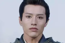 古装剧丑男配美女有多辣眼？有人面部崎岖不平，有人下巴能锄地图片