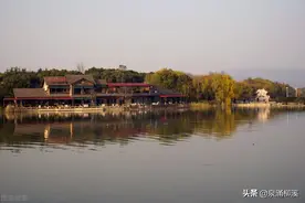 浪漫而风趣的旅行结婚图片