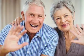 一把年纪，还老不正经？老年人的性与爱，为何无处安放图片