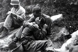 亚洲小国出兵朝鲜，25分钟被我军打残，败兵高喊：中国大哥饶命图片