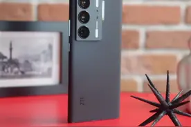 使用中兴Axon40UItra之后，终于明白屏幕完美，销量不火的原因了图片