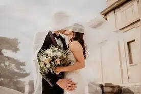 男人忘不掉的，往往不是妻子，而是给过他三种感觉的女人图片