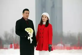 有一次，刘涛和于和伟拍吻戏，刘涛对他说“你嘴里烟味太重了”图片