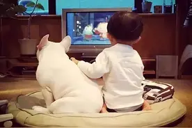 遇上爱给宝宝看电视的婆婆，该怎么办？3招解决，婆媳皆大欢喜图片