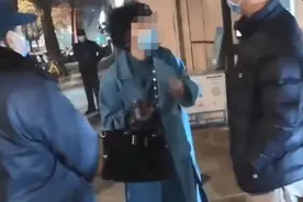 “我不是平民，我待美国7年”！西安大妈惹众怒，网友：滚回美国图片