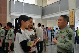 大学生应征入伍，2年义务兵退伍可获多少补助？往届生看后很羡慕图片