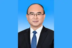 许勤当选中共黑龙江省委书记图片
