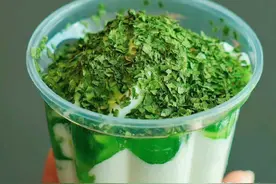 麦当劳香菜新地上架后消费者纷纷打卡，快餐巨头“整活儿”有多绝图片