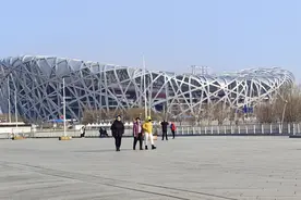 北京游玩必打卡地之一“鸟巢”图片