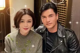 关之琳回国和吕良伟吃大餐！贴身合影显亲密，丰腴白嫩戴35万手表图片