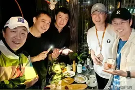 乌镇戏剧节：李冰冰老板范儿，倪妮敬酒局促，王俊凯好似乖宝宝图片