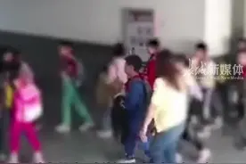 男子身体不适7次举手后身亡 课堂7次举手老师都没及时处理 家属质疑校方失职 当地教育局：二审已开庭图片