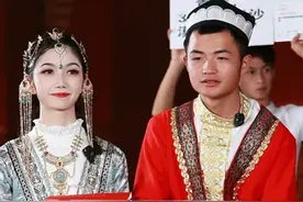 百万粉丝网红王志傲直播带货首秀！女搭档古再颜值惊艳，人气火爆图片
