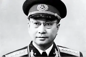 风趣幽默的陈赓将军，总能在阴霾和不快时，给大家带来愉悦和轻松图片