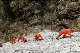 13人擅闯苍山禁地找飞机残骸，10年352人被困，为何仍屡禁不止？图片