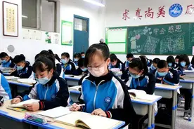 开学复课遥遥无期，学费能退回来吗？深圳家长心里真憋屈图片