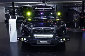 原厂自带改装！开拓者110周年特别改装版，2.0T+9AT，后排带电脑图片