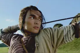 八版“郭靖射雕”姿势对比，有人骑射，有人花式背射，哪个最帅？图片