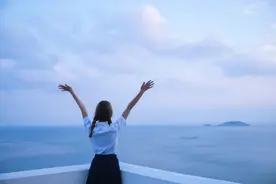 《瓦尔登湖》：一个人的强大，从独来独往开始图片