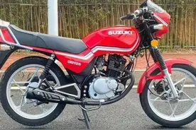 一代经典，铃木GS125摩托，八九十年代125排量中的天花板图片