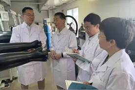 中国锂电池“突围记”图片