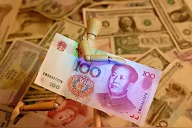 人民币现在有多受欢迎，各个国家都在迎接人民币，美元要倒下了？图片