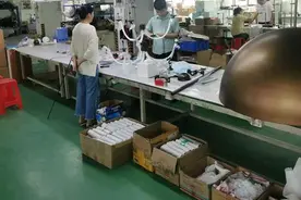 工厂节假日无三倍工资，员工纷纷请假，老员工：他们去做临时工了图片