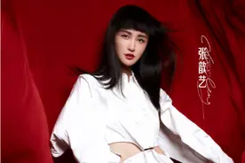 杨幂为张歆艺参加浪姐打call：林大夏的好朋友杨紫曦来了图片