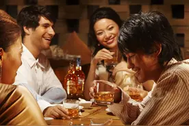 酒局开场白该怎么说？记住这3句金句，让来宾对你刮目相看！图片