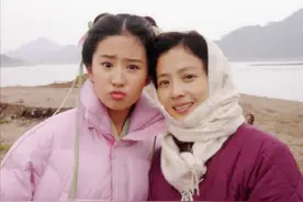 刘亦菲的妈妈刘晓莉：两婚两离，64岁依旧单身，长得比女儿还漂亮图片