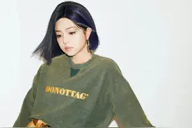 陈妍希终于换发型，蓝色挑染短发配星星眼妆，个性又时髦图片