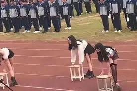 安徽大学男老师要求女学生穿短裙跳操？反转来了！图片