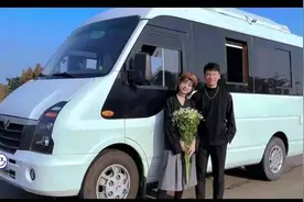 花3万改造旧房车，一年省下5万房租交通费，深圳一对青年做法绝了图片