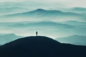 静坐常思己过，闲谈莫论人非图片