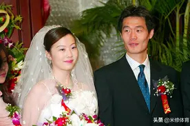 李霄鹏妻子是体操美女，结婚已17年，青涩李铁婚礼道喜图片
