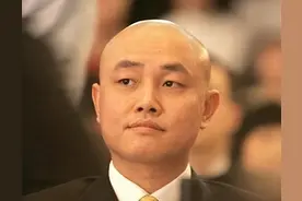 中国超级富豪们的家庭出身！寒门难出贵子图片