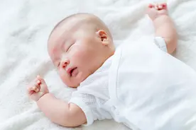 关于睡眠的时间和年龄之间的关系图片
