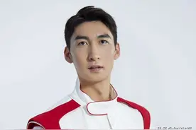 泪目!武大靖第一双轮滑鞋是父亲2个月工资,工人父亲每月才挣300元图片