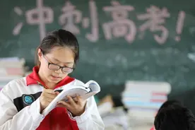 70年代高考试卷流出，难度让初中生笑弯了腰，网友感慨生不逢时图片