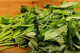 大厨教你空心菜面条的做法，越吃越香，赛过大鱼大肉，真过瘾图片