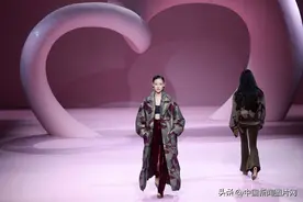 中国国际时装周（2023秋冬系列）：“素白·马乖”时尚秀图片