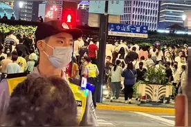 【百日行动】这位在中秋安保的“外滩警察”小哥哥，我们找到了！图片