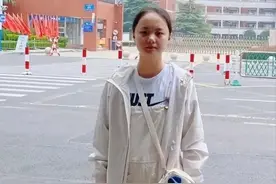 “最惨女状元”白湘菱，被清华北大拒了，港大却出 100 多万抢着要图片