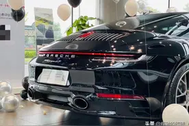 它是落地超200万的保时捷911敞篷跑车！配3.0T爆发450马力！优秀图片