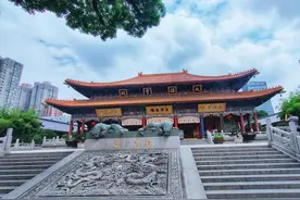 大雄宝殿：佛教信仰核心场所，三尊备受尊崇的佛像！图片