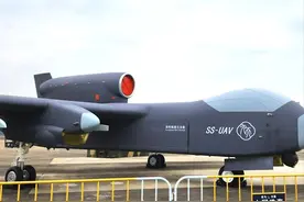 国产蜂巢无人机亮相珠海，媲美炸弹卡车歼16，美媒承认已落后中国图片