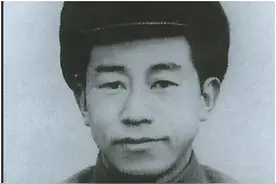 3人千里赴延安，女干部发现科长腰间米袋怪异，竟秘藏12斤黄金！图片