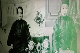 混乱的民国社会，患上花柳病的女子，躺床上接客的富家千金图片