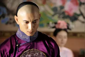 穿越清朝当王爷真好，直接躺平也能享尽富贵？你想得太简单了图片